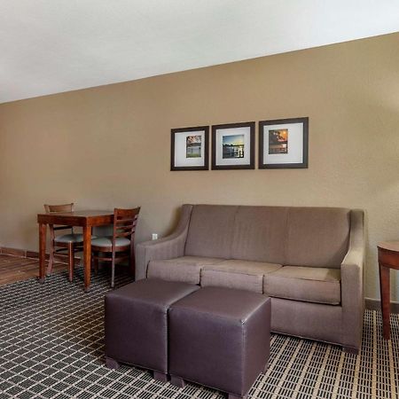 Comfort Suites Delavan - Lake Geneva Area Esterno foto