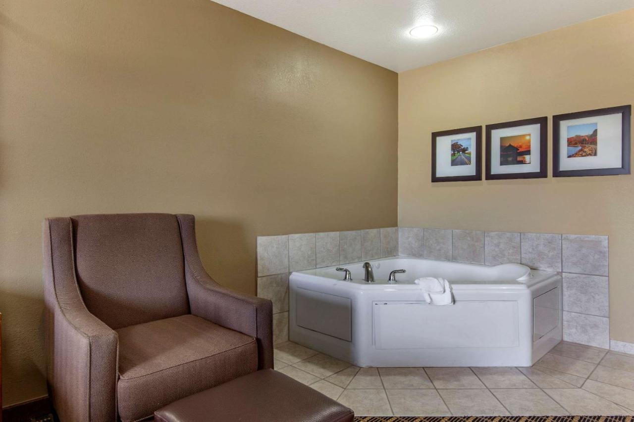 Comfort Suites Delavan - Lake Geneva Area Esterno foto