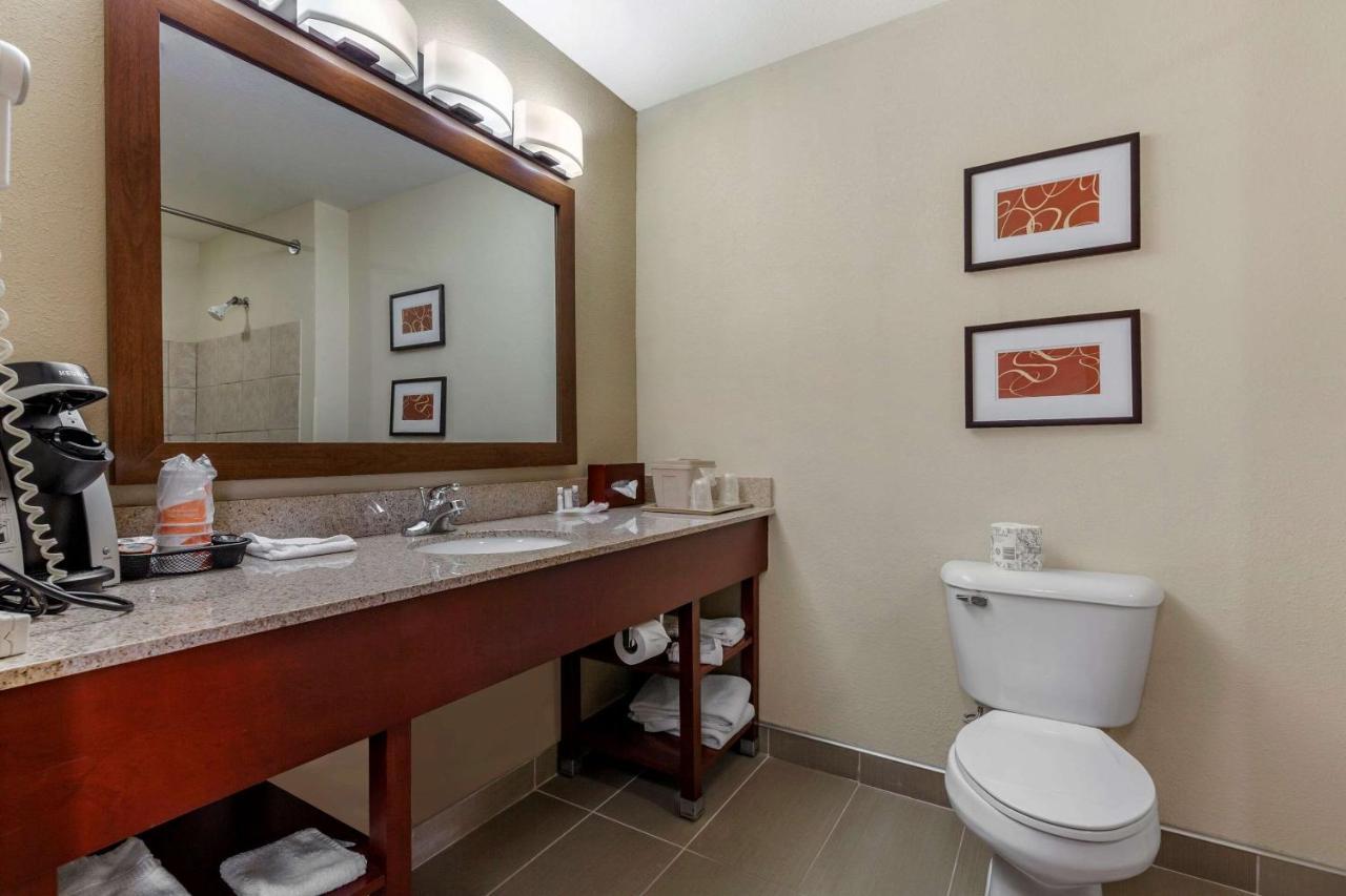 Comfort Suites Delavan - Lake Geneva Area Esterno foto