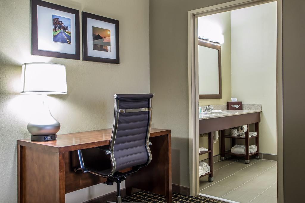 Comfort Suites Delavan - Lake Geneva Area Esterno foto