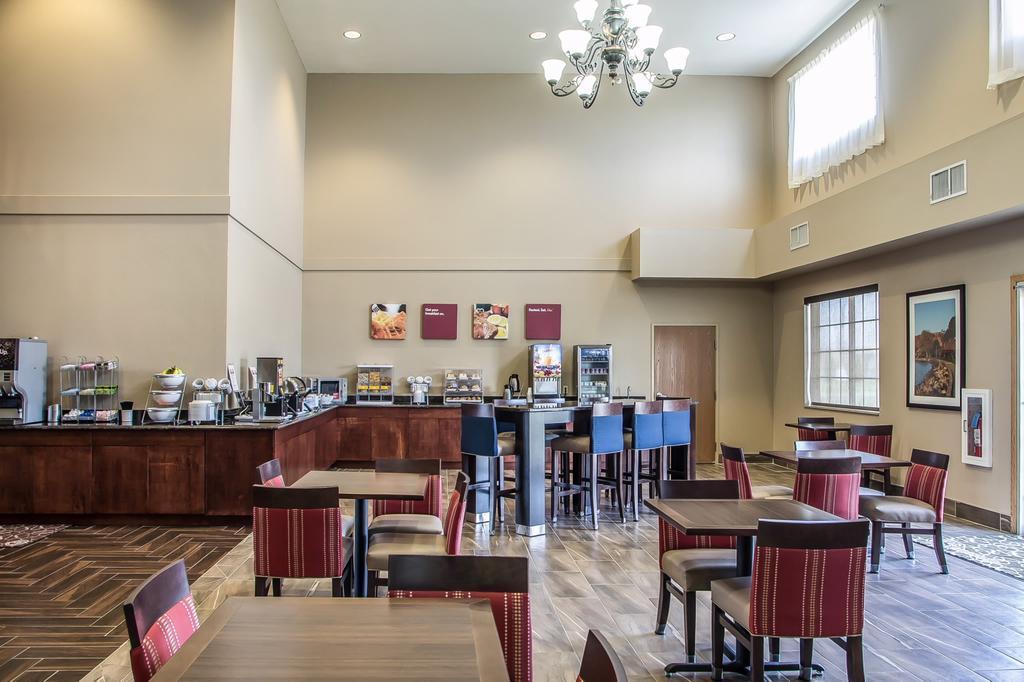 Comfort Suites Delavan - Lake Geneva Area Esterno foto