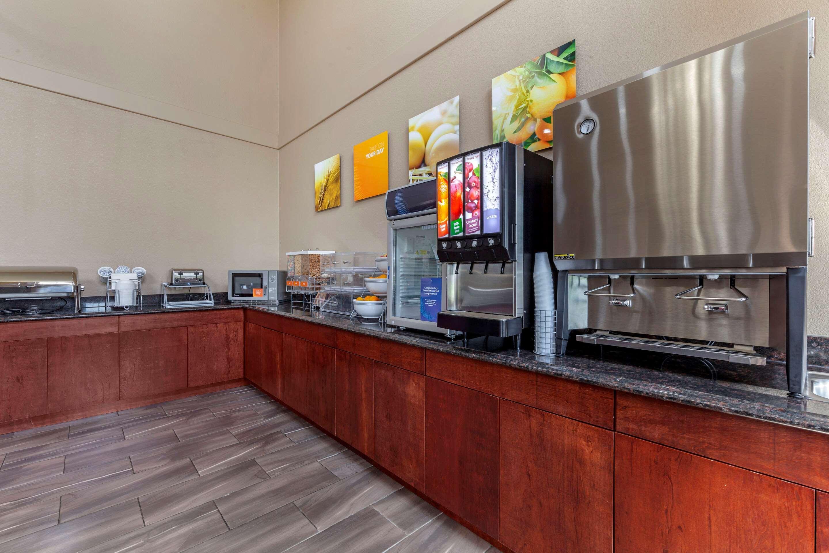 Comfort Suites Delavan - Lake Geneva Area Esterno foto